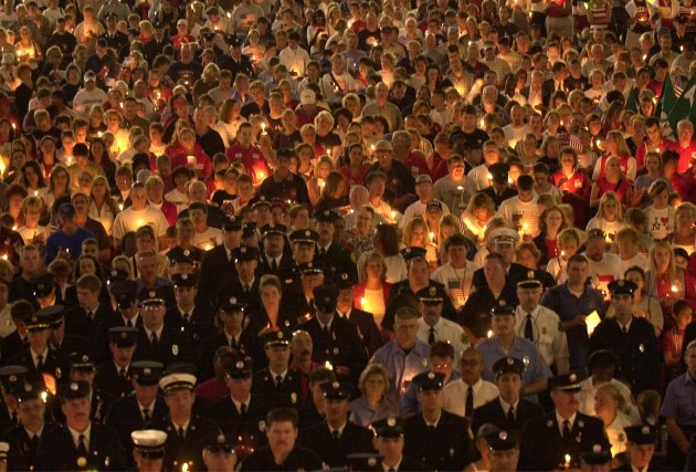 Candlelight Vigil Held In Cincinnati throngs
